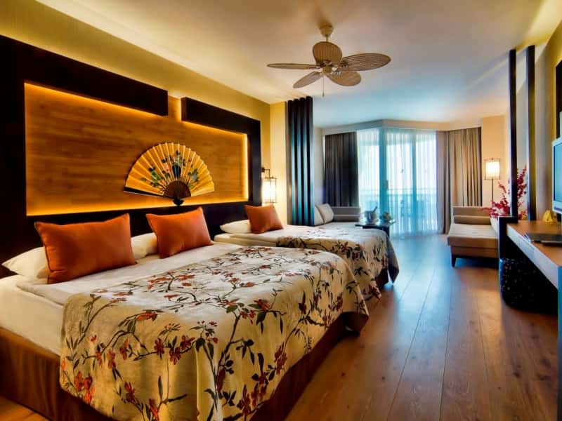 Limak Lara Deluxe Hotel & Resort 